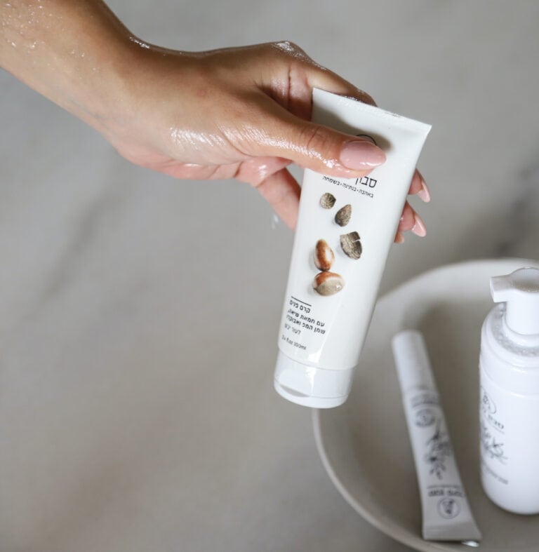 קרם פנים לעור יבש